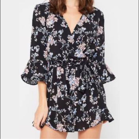 Miss Selfridge Petite Flute Sleeved Floral Romper - Picture 3 of 6